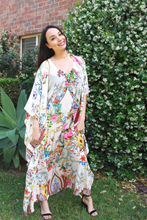 Load image into Gallery viewer, floral